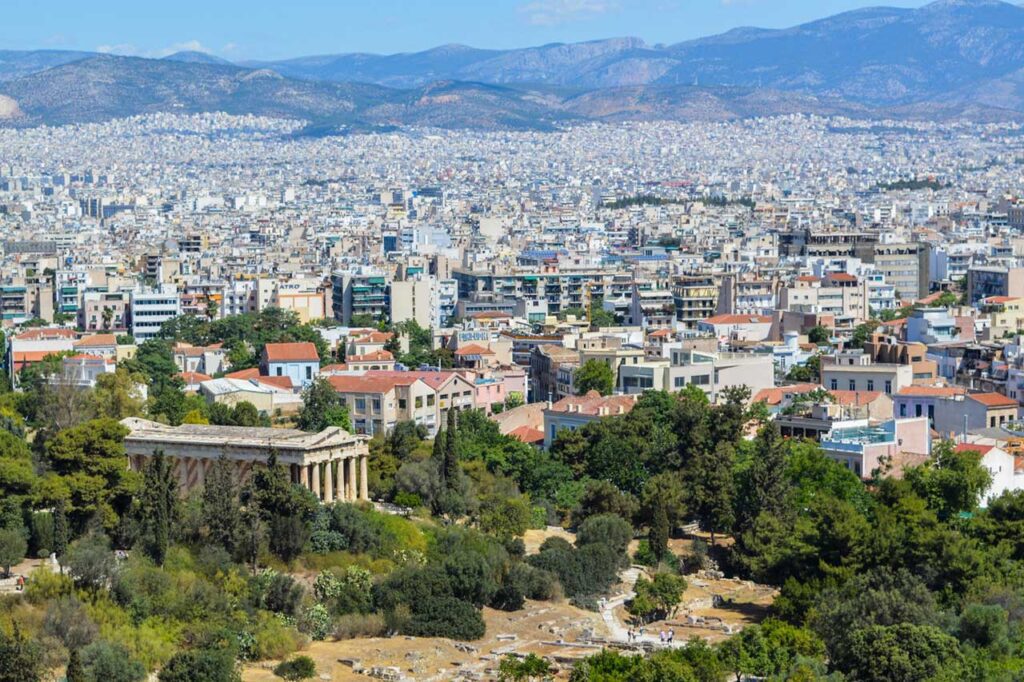 Onde fica Atenas na Grécia?