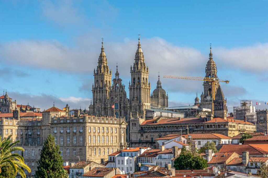 Qual a história de Santiago de Compostela?