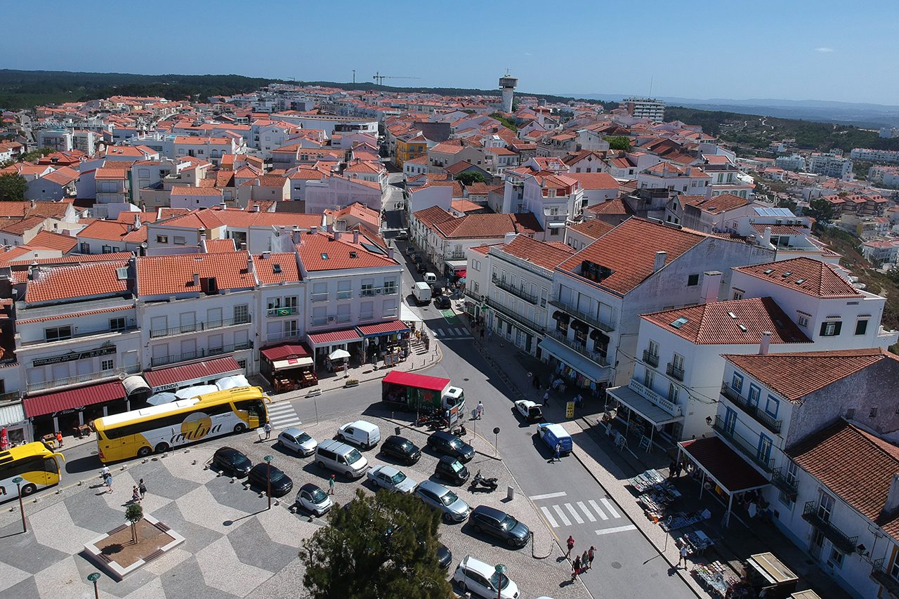 Nazaré, Portugal: conheça o mar das ondas gigantes!